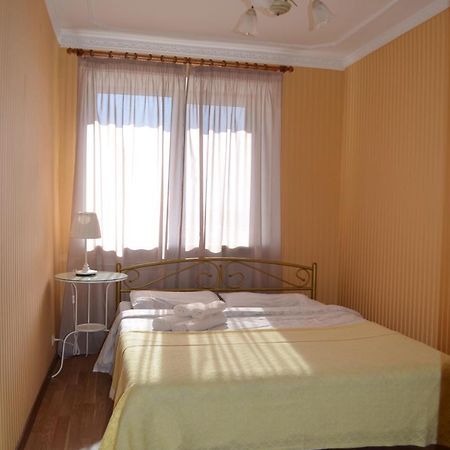 Apart Na Himnaziinoi Naberezhnii Apartamento Carcóvia Exterior foto